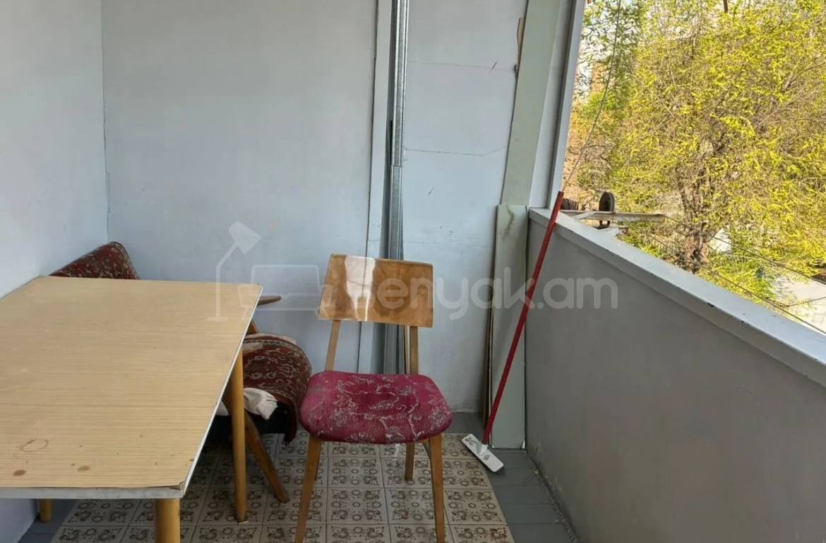 3 Սենյականոց Բնակարան Քարե Շենքում, 64քմ, 2/5 հարկ, Կոսմետիկ Վերանորոգված, Կահավորված, Արևկող