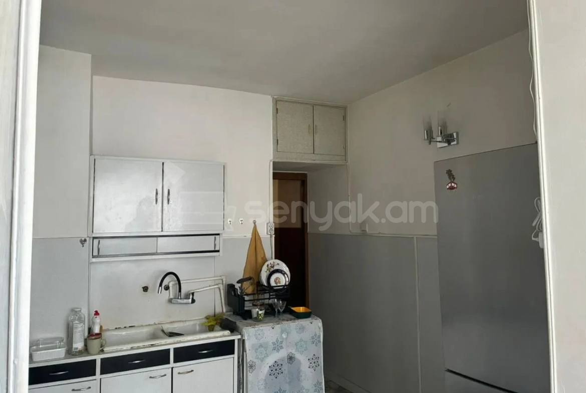 3 Սենյականոց Բնակարան Քարե Շենքում, 64քմ, 2/5 հարկ, Կոսմետիկ Վերանորոգված, Կահավորված, Արևկող