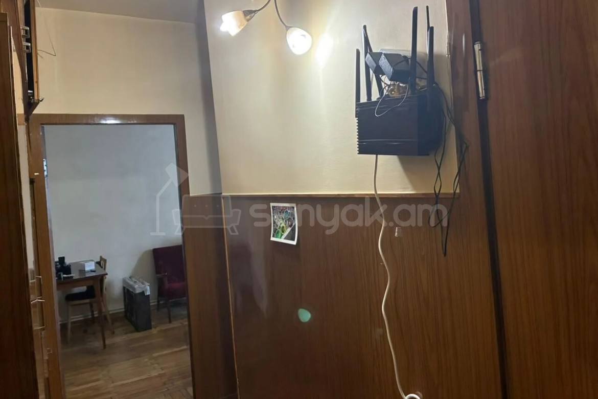 3 Սենյականոց Բնակարան Քարե Շենքում, 64քմ, 2/5 հարկ, Կոսմետիկ Վերանորոգված, Կահավորված, Արևկող