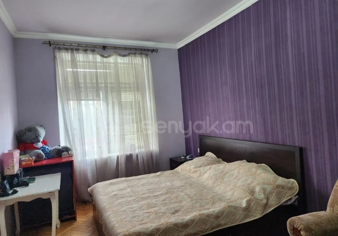 2 Սենյականոց Բնակարան Քարե Շենքում, 60քմ, 3/4 հարկ, Նորմալ Վիճակում, Կահավորված, Արևկող