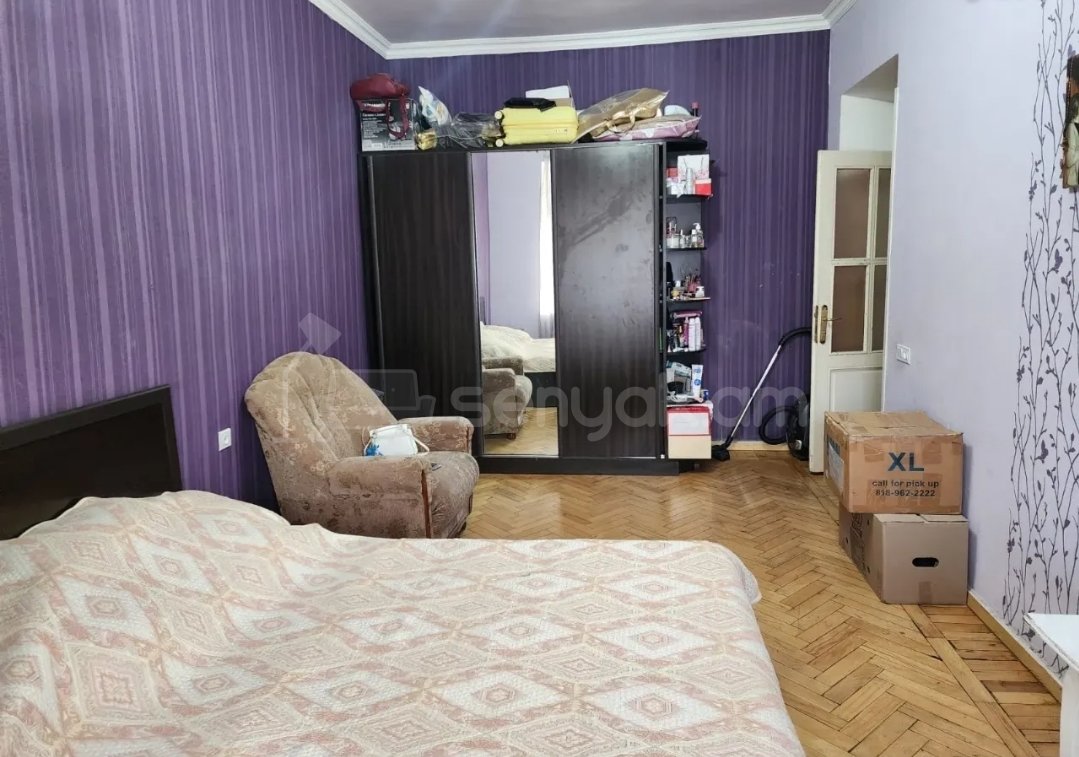 2 Սենյականոց Բնակարան Քարե Շենքում, 60քմ, 3/4 հարկ, Նորմալ Վիճակում, Կահավորված, Արևկող