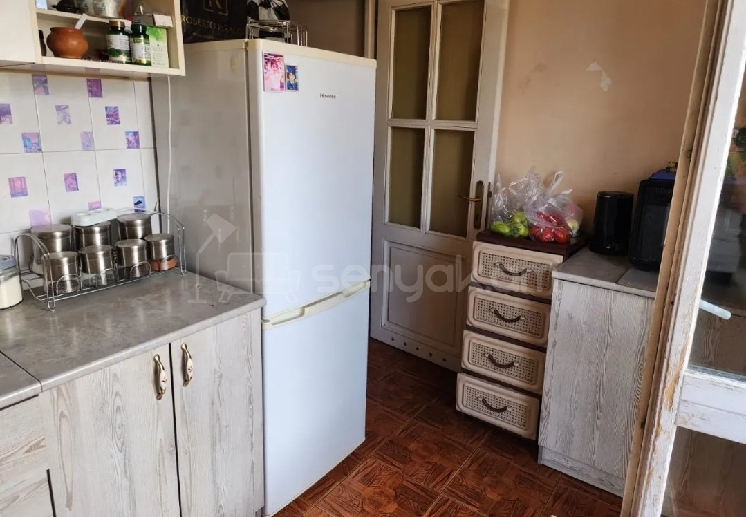 2 Սենյականոց Բնակարան Քարե Շենքում, 60քմ, 3/4 հարկ, Նորմալ Վիճակում, Կահավորված, Արևկող