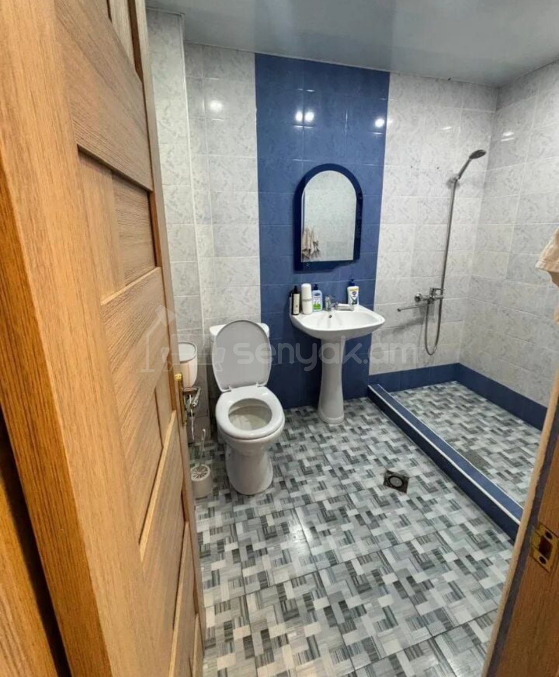 2 Սենյականոց Բնակարան Քարե Շենքում, 48քմ, 3/5 հարկ, Կապիտալ Վերանորոգված, Կահավորված