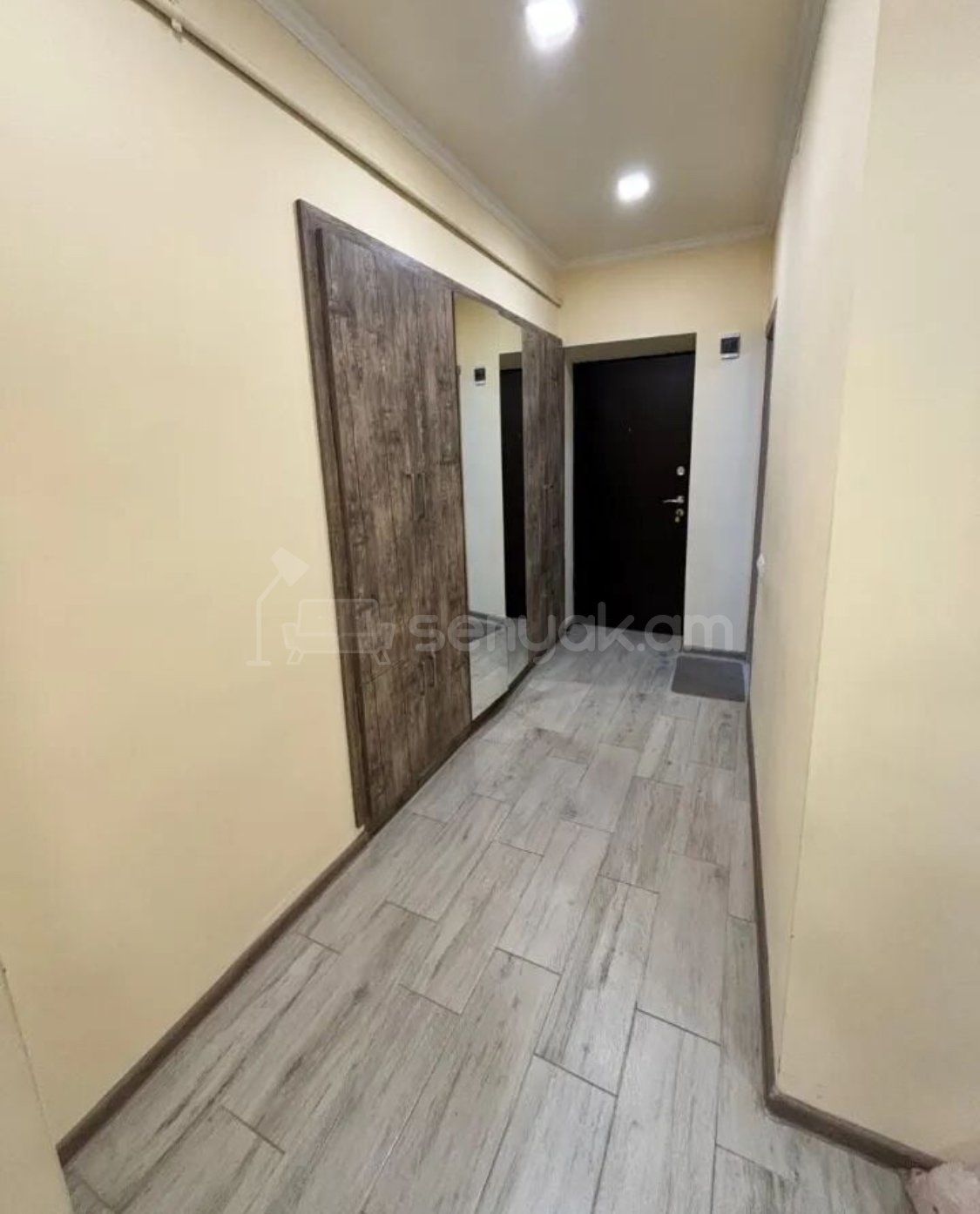 2 Սենյականոց Բնակարան Քարե Շենքում, 48քմ, 3/5 հարկ, Կապիտալ Վերանորոգված, Կահավորված