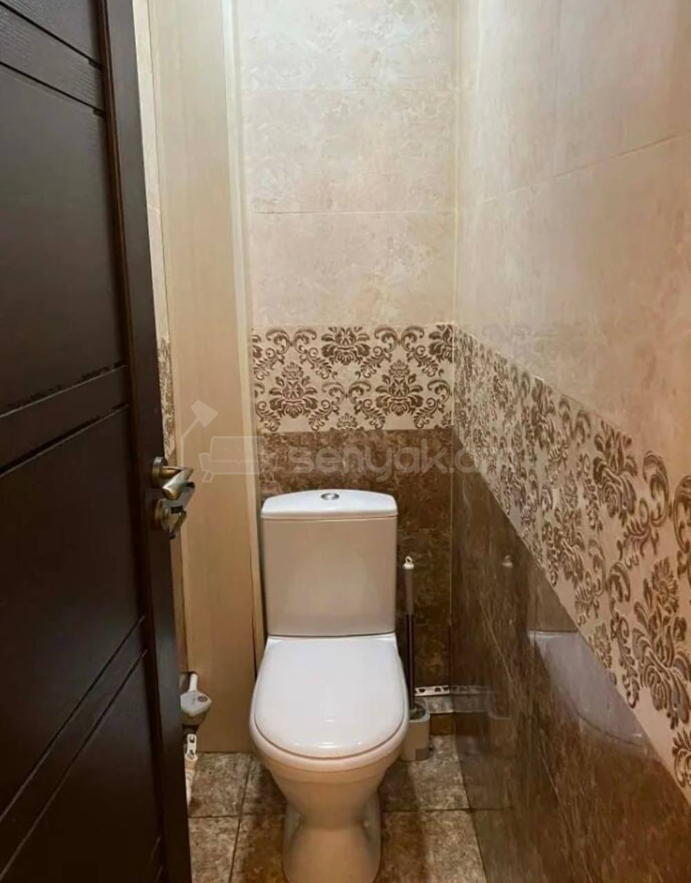 2 Սենյականոց Բնակարան Քարե Շենքում, 63քմ, 5/5 հարկ, Կապիտալ Վերանորոգված