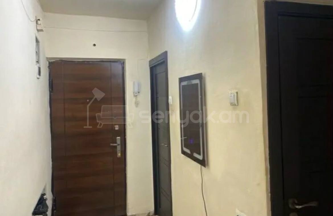 2 Սենյականոց Բնակարան Քարե Շենքում, 63քմ, 5/5 հարկ, Կոսմետիկ Վերանորոգված