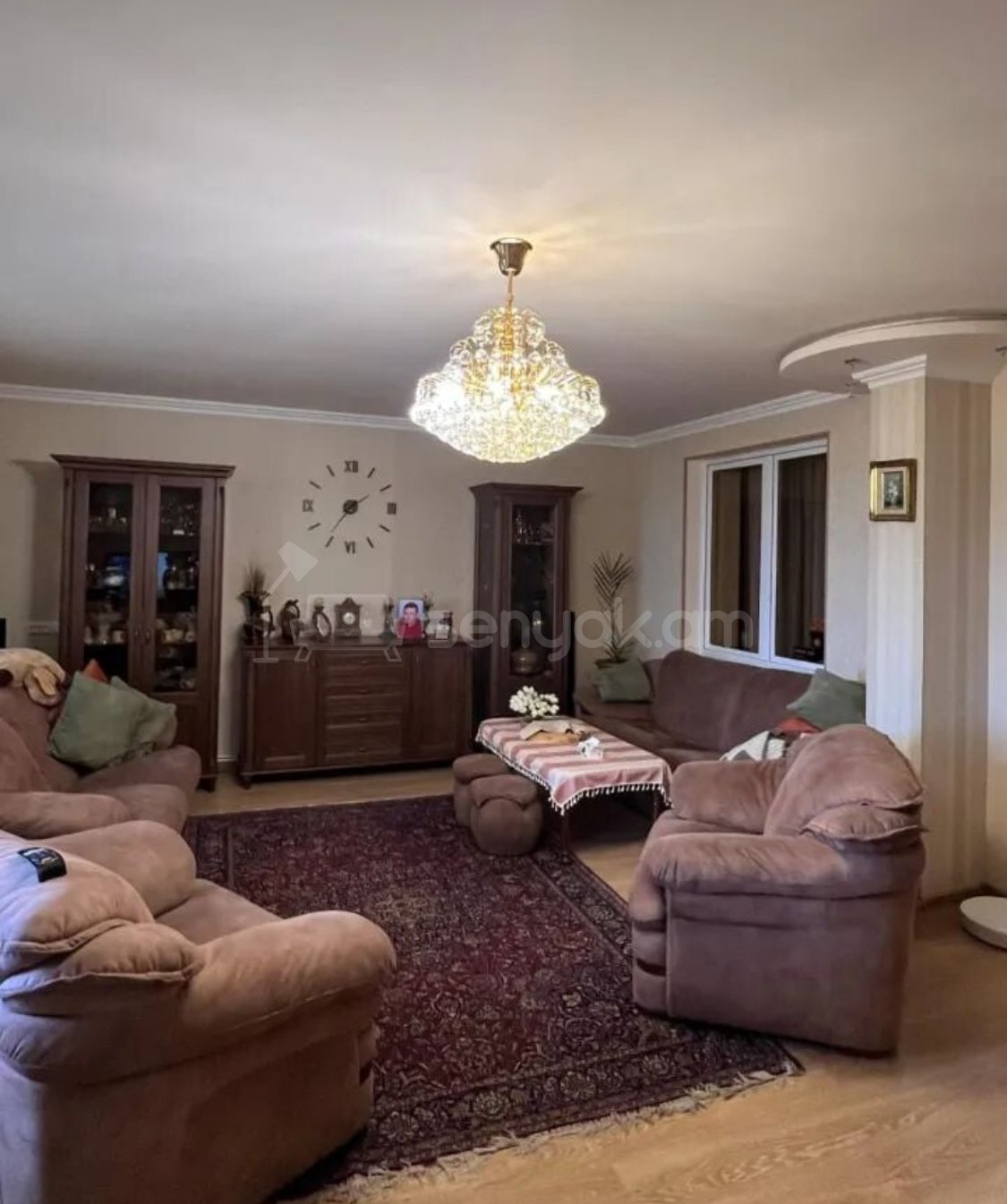 3 Սենյականոց Բնակարան Քարե Շենքում, 92քմ, 5/5 հարկ, Կապիտալ Վերանորոգված
