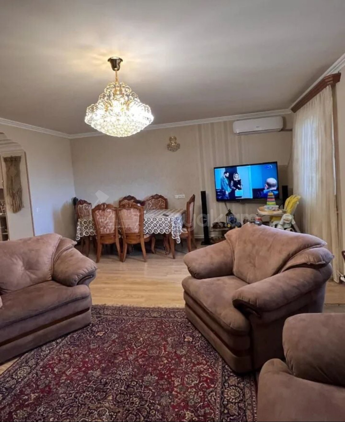 3 Սենյականոց Բնակարան Քարե Շենքում, 92քմ, 5/5 հարկ, Կապիտալ Վերանորոգված