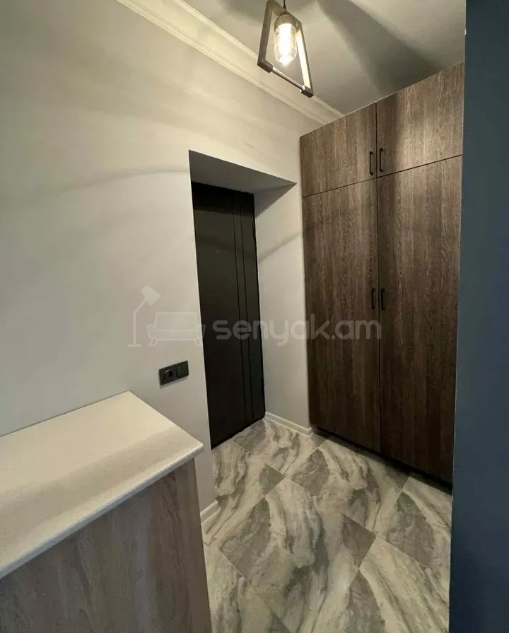 2 Սենյականոց Բնակարան Քարե Շենքում, 31քմ, 4/5 հարկ, Կապիտալ Վերանորոգված