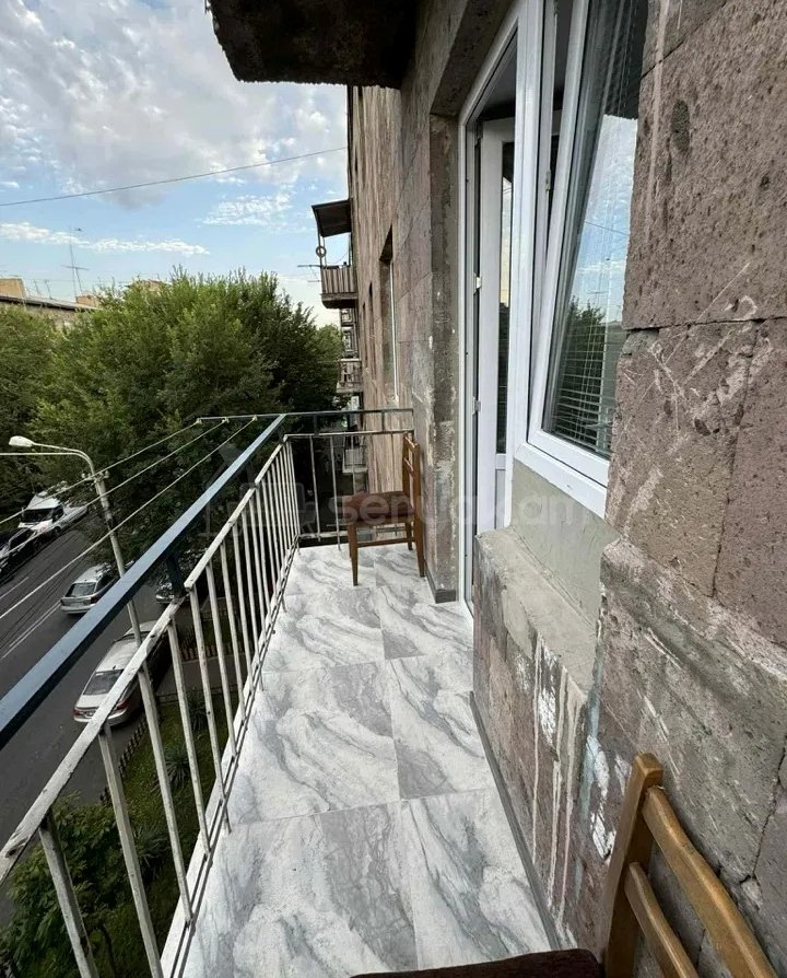 2 Սենյականոց Բնակարան Քարե Շենքում, 31քմ, 4/5 հարկ, Կապիտալ Վերանորոգված