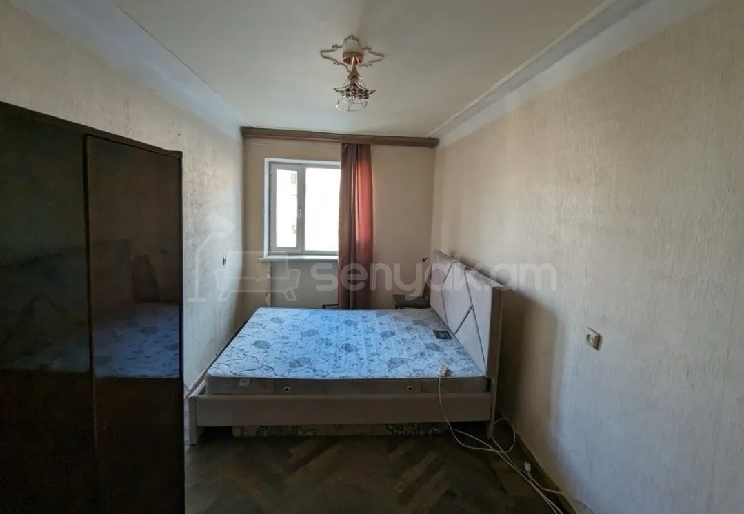 2 Սենյականոց Բնակարան Քարե Շենքում, 54քմ, 3/5 հարկ, Նորմալ Վիճակում, Կահավորված, Արևկող