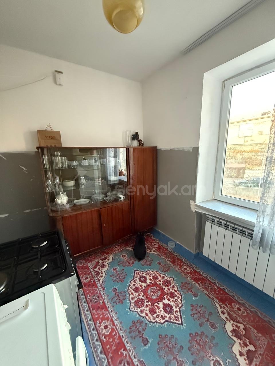 1 Սենյականոց Բնակարան Քարե Շենքում, 38քմ, 3/5 հարկ, Նորմալ Վիճակում, Կահավորված