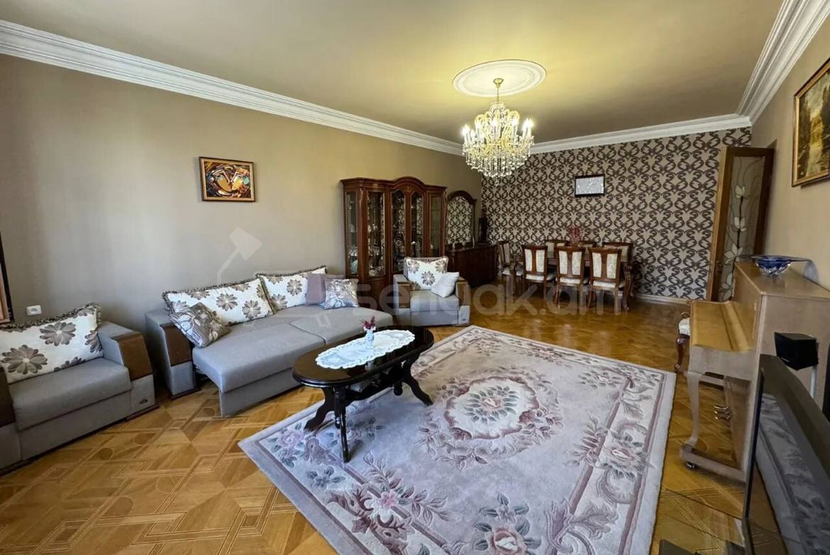 8 Սենյականոց Շքեղ Առանձնատուն, 360քմ, Լողավազանով, Ավտոտնակով