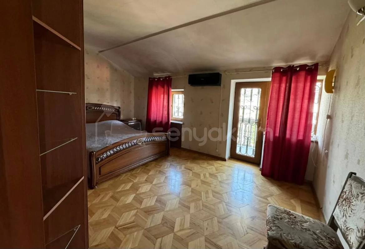 8 Սենյականոց Շքեղ Առանձնատուն, 360քմ, Լողավազանով, Ավտոտնակով