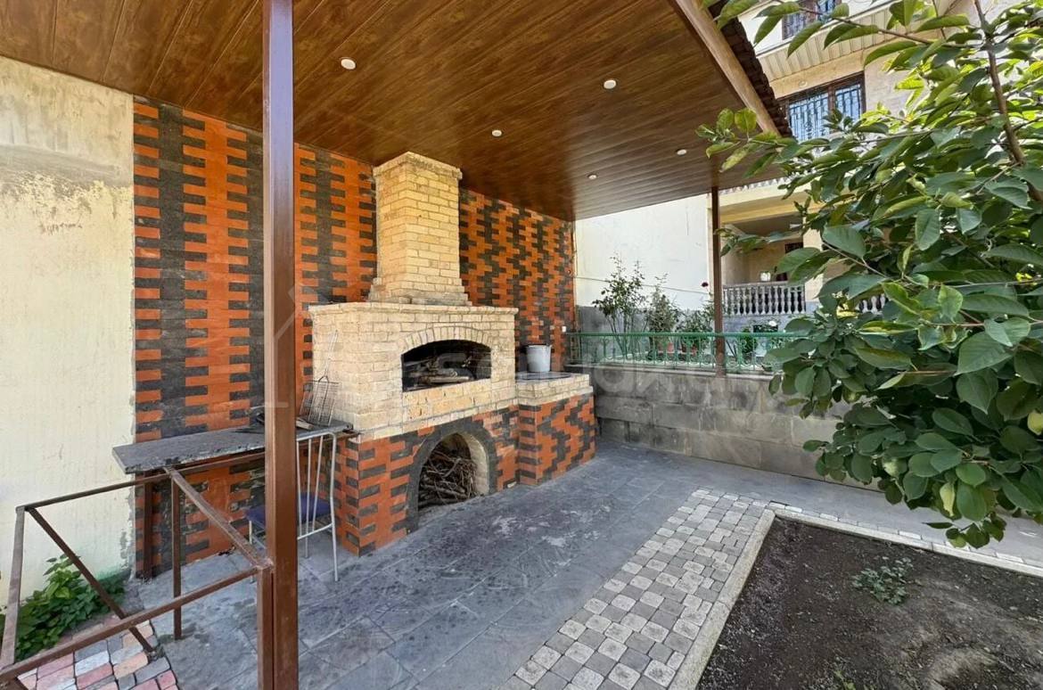 8 Սենյականոց Շքեղ Առանձնատուն, 360քմ, Լողավազանով, Ավտոտնակով