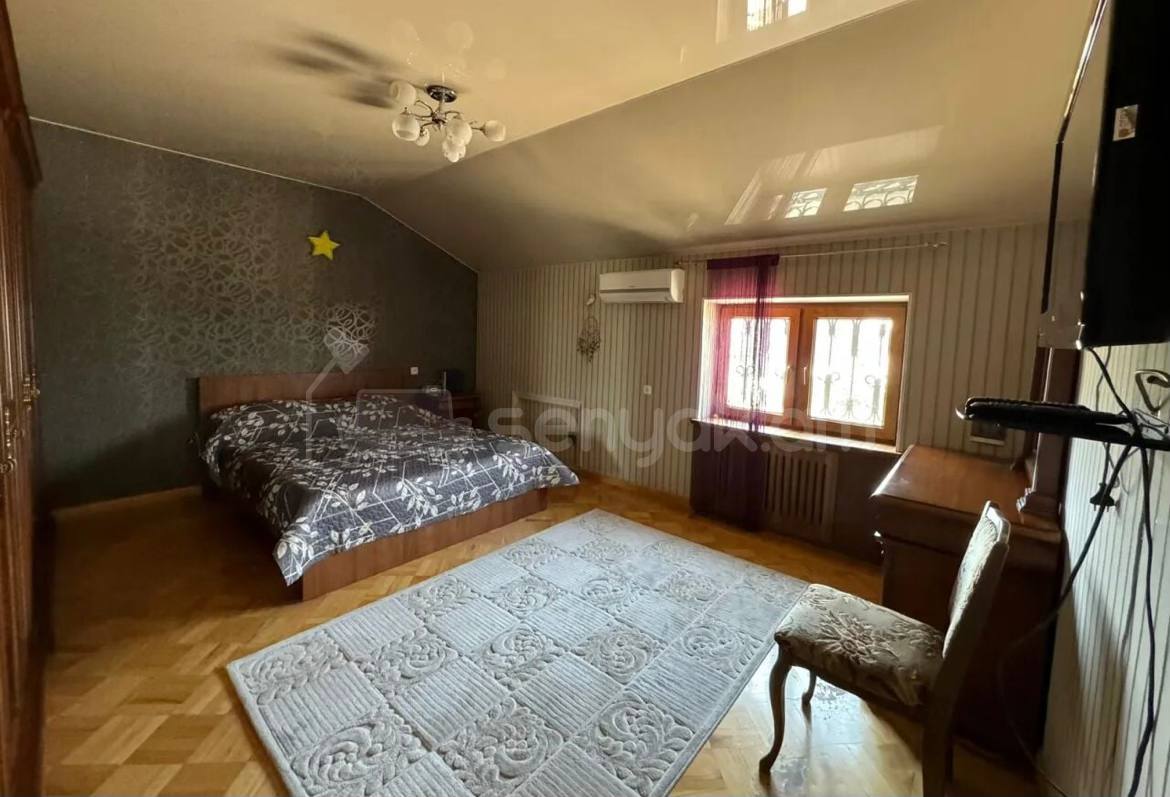 8 Սենյականոց Շքեղ Առանձնատուն, 360քմ, Լողավազանով, Ավտոտնակով
