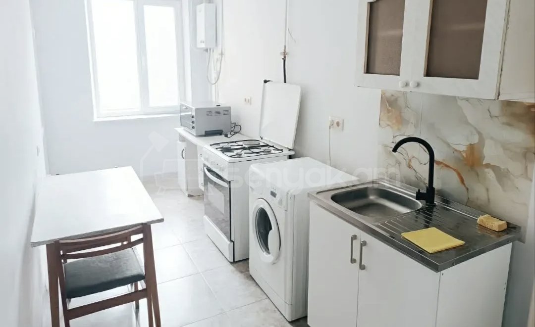 2 Սենյականոց Բնակարան Քարե Շենքում, 62քմ, 4/9 հարկ, Կապիտալ Վերանորոգված, Կահավորված