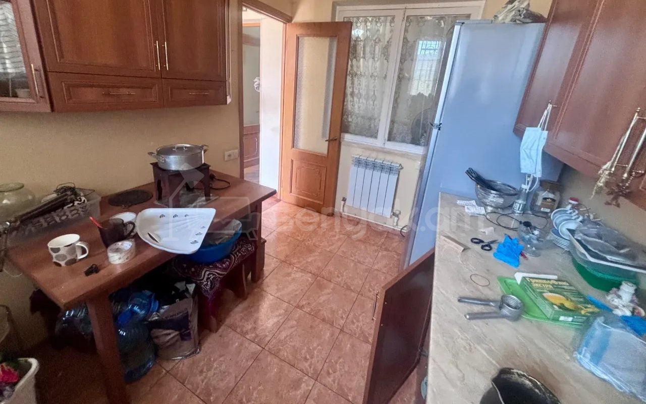 2 Սենյականոց Բնակարան Քարե Շենքում, 48քմ, 1/1 հարկ, Նորմալ Վիճակում, Կահավորված