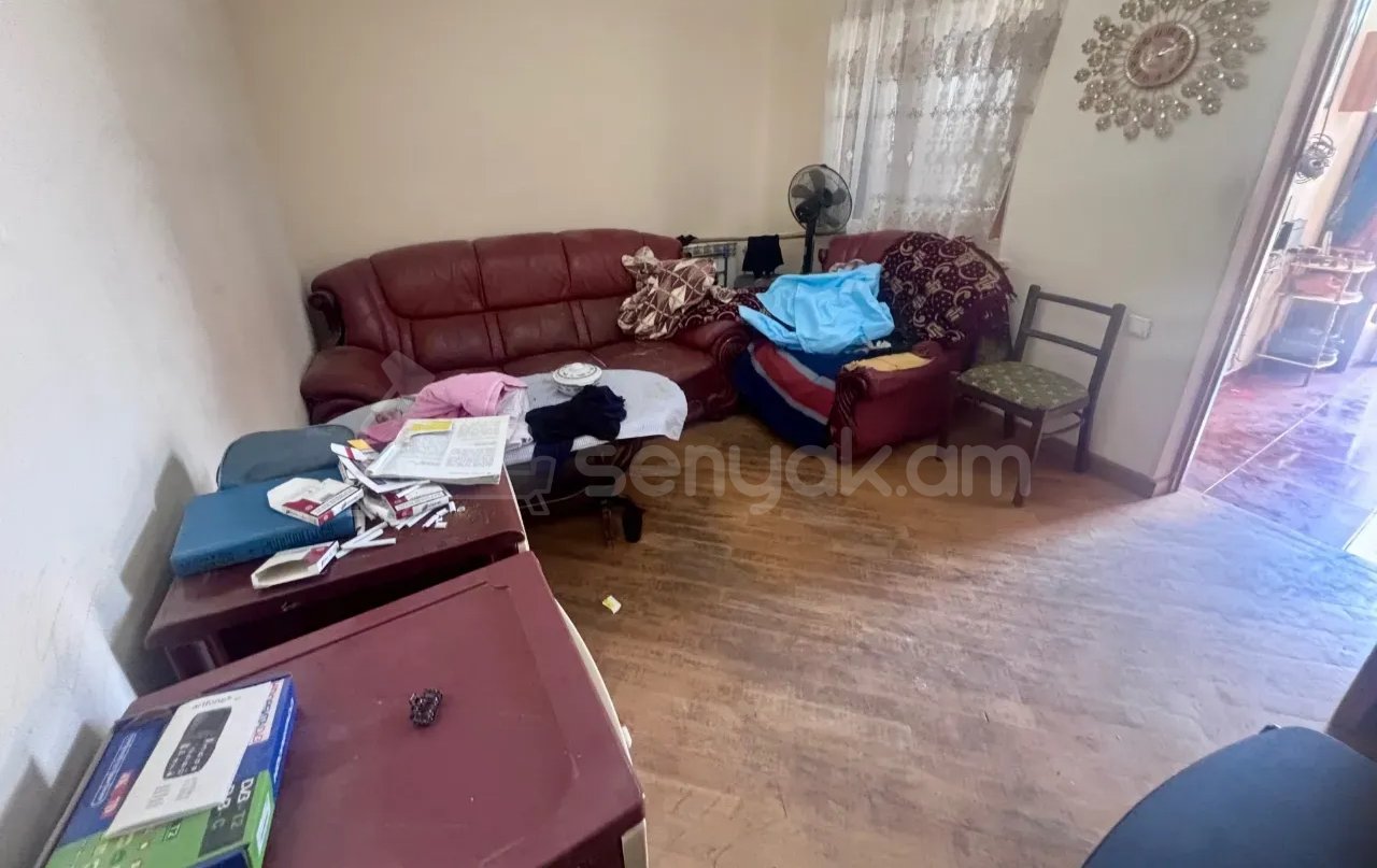 2 Սենյականոց Բնակարան Քարե Շենքում, 48քմ, 1/1 հարկ, Նորմալ Վիճակում, Կահավորված