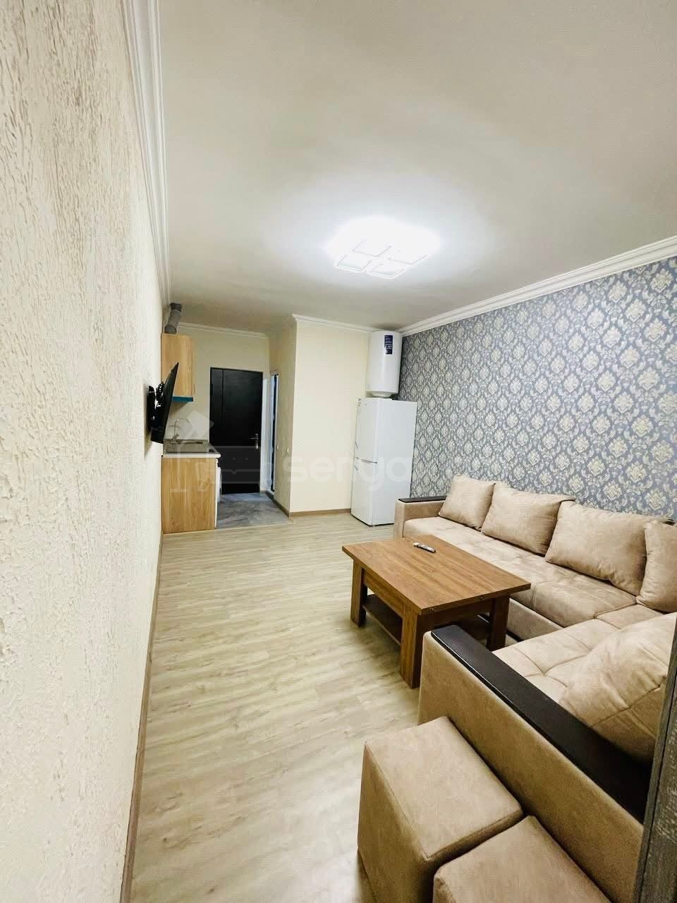1 Սենյականոց Բնակարան Քարե Շենքում, 35քմ, 2/4 հարկ, Կապիտալ Վերանորոգված, Կահավորված