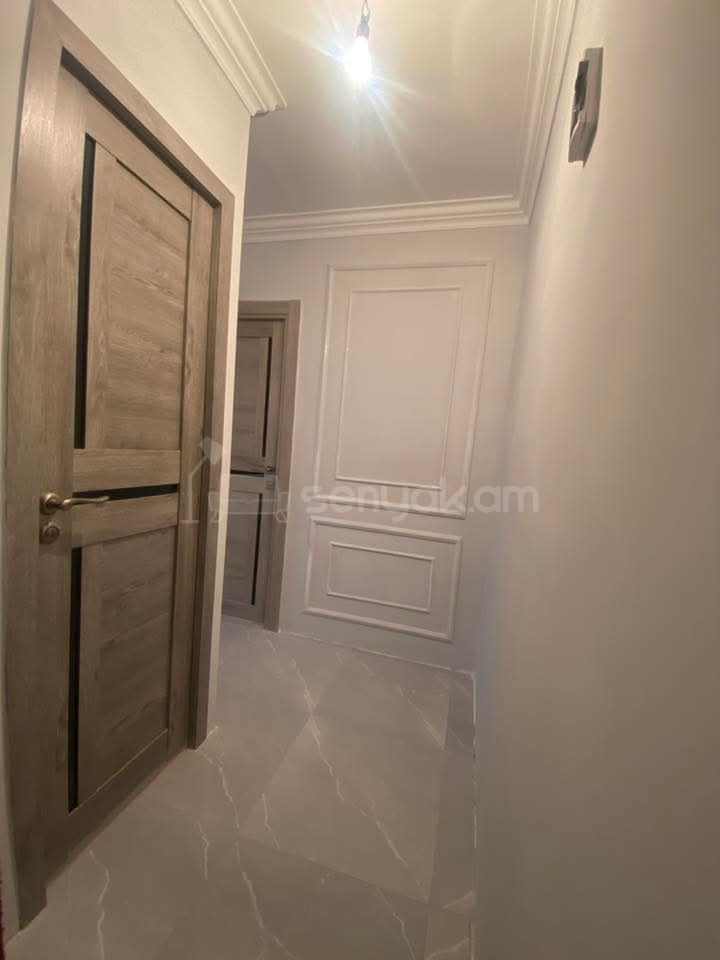 2 Սենյականոց Բնակարան Քարե Շենքում, 40քմ, 4/4 հարկ, Դիզայներական Վերանորոգված