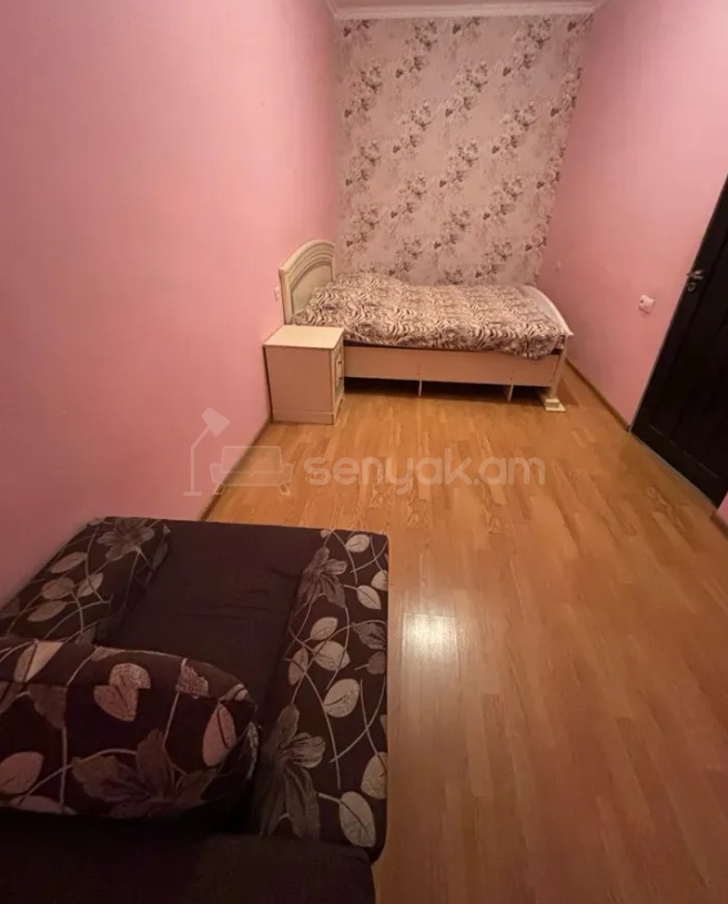2 Սենյականոց Բնակարան Քարե Շենքում, 65քմ, 1/5 հարկ, Կապիտալ Վերանորոգված