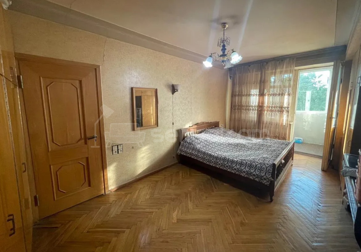 3 Սենյականոց Բնակարան, 96քմ, 3/9 հարկ, Պետական Վիճակում