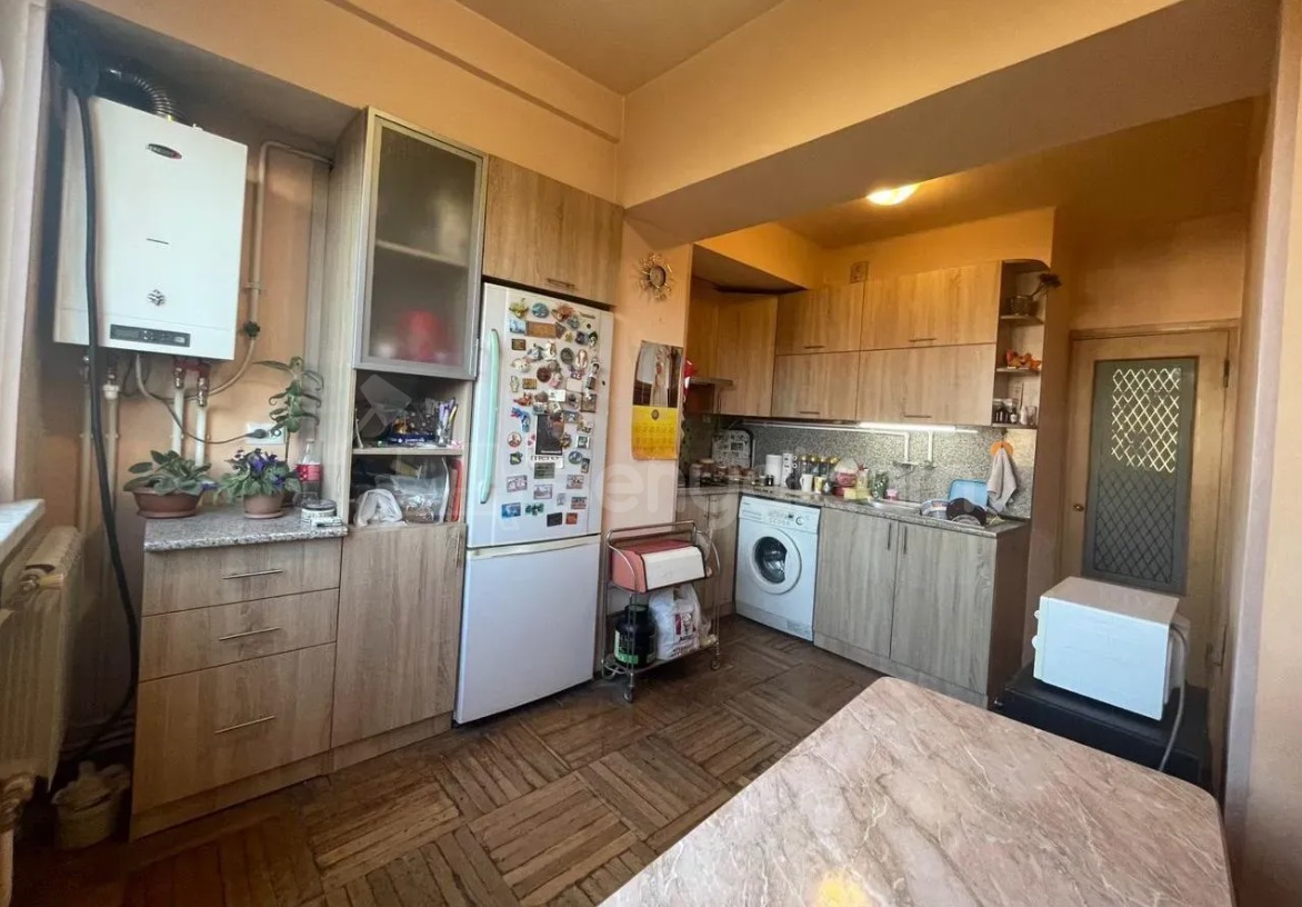3 Սենյականոց Բնակարան, 96քմ, 3/9 հարկ, Պետական Վիճակում