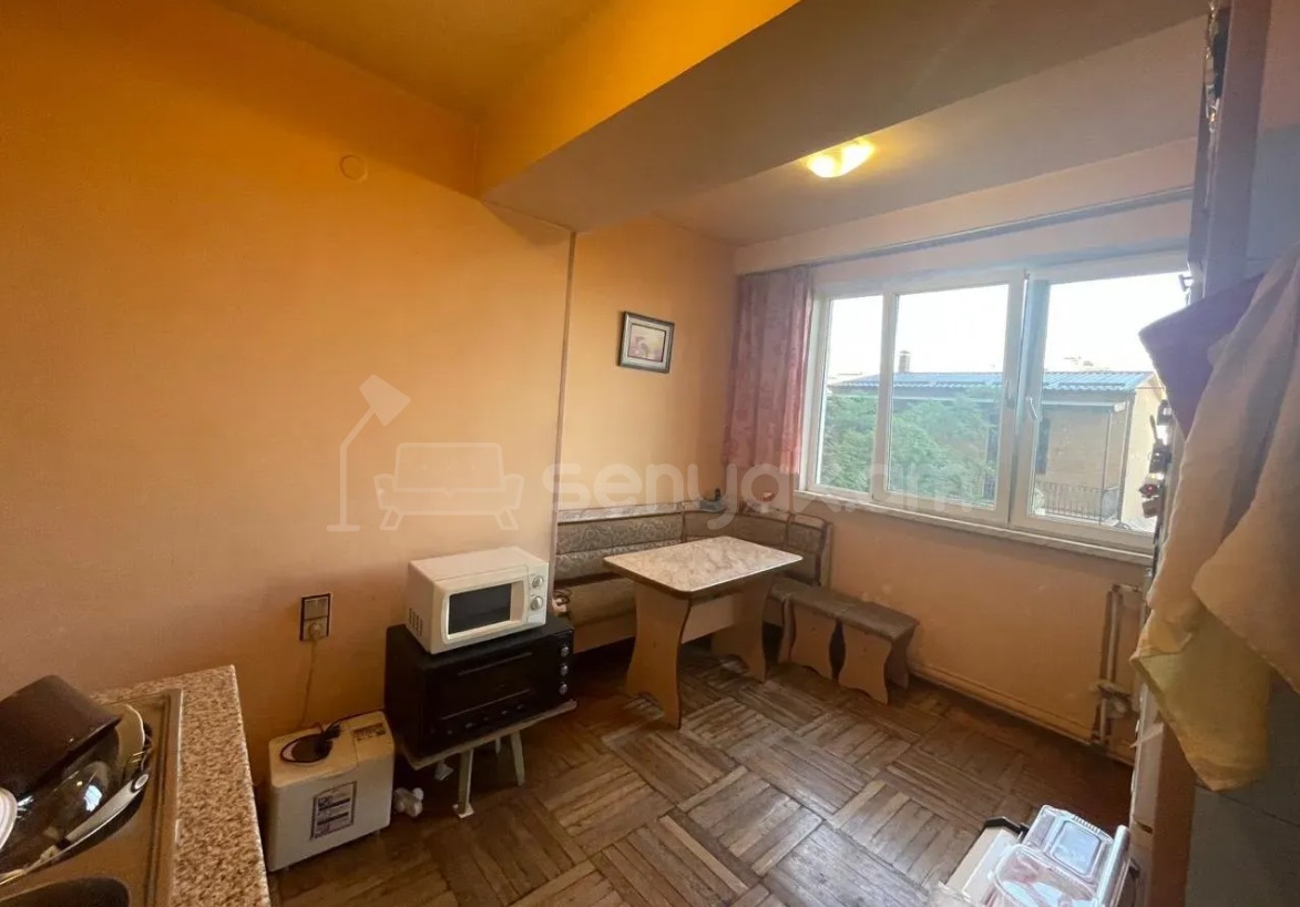 3 Սենյականոց Բնակարան, 96քմ, 3/9 հարկ, Պետական Վիճակում