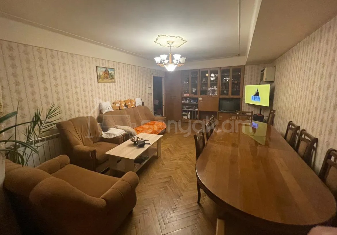 3 Սենյականոց Բնակարան, 96քմ, 3/9 հարկ, Պետական Վիճակում