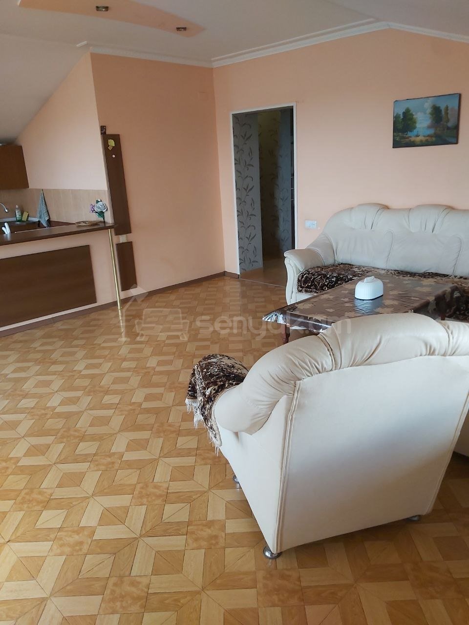 8 Սենյականոց Բնակարան Նորակառույցում, 100քմ, 1/3 հարկ, Կապիտալ Վերանորոգված