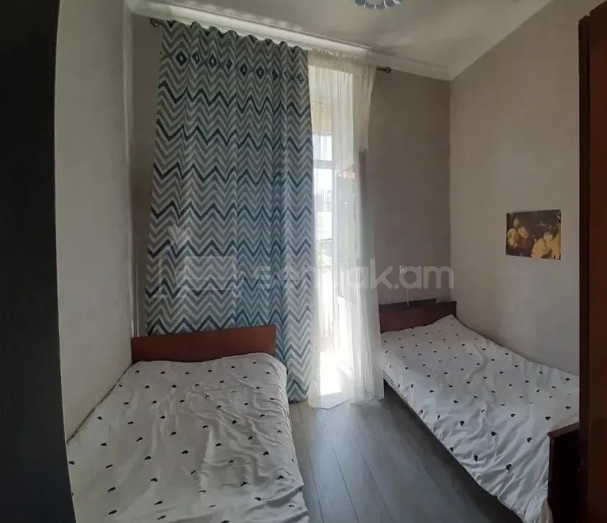 3 Սենյականոց Բնակարան Քարե Շենքում, 71քմ, 4/4 հարկ, Կոսմետիկ Վերանորոգված