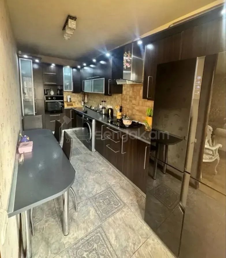 4 Սենյականոց Բնակարան, 95քմ, 8/9 հարկ, Կապիտալ Վերանորոգված