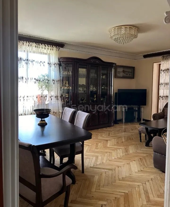 2 Սենյականոց Բնակարան Քարե Շենքում, 90քմ, 4/5 հարկ, Կապիտալ Վերանորոգված