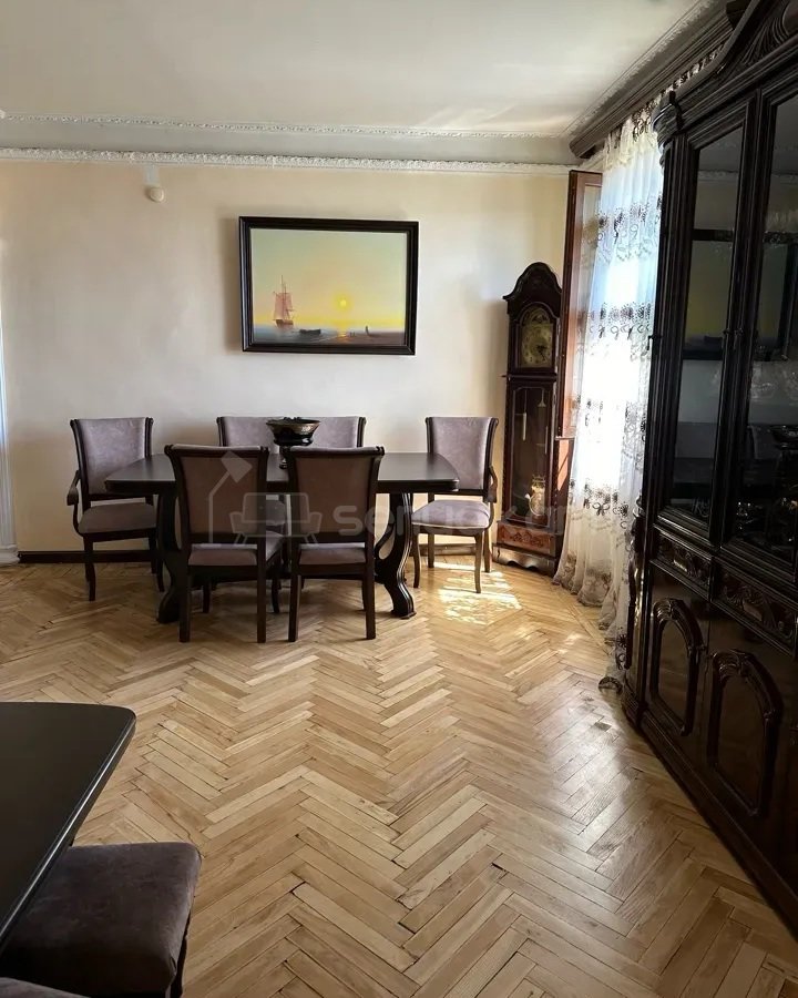 2 Սենյականոց Բնակարան Քարե Շենքում, 90քմ, 4/5 հարկ, Կապիտալ Վերանորոգված