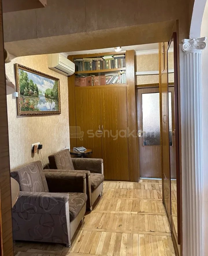 2 Սենյականոց Բնակարան Քարե Շենքում, 90քմ, 4/5 հարկ, Կապիտալ Վերանորոգված