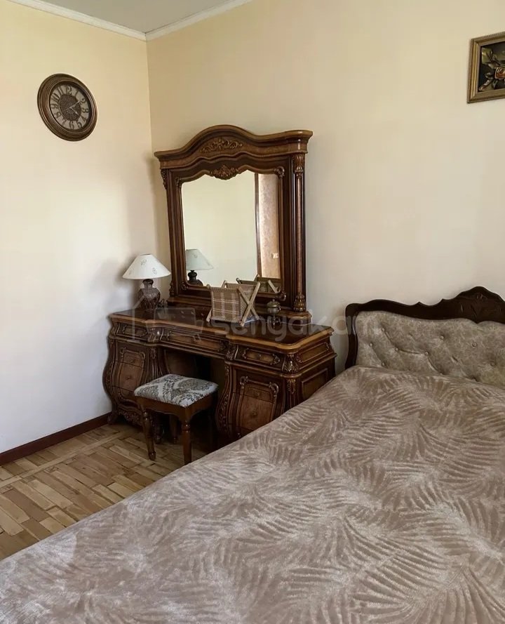 2 Սենյականոց Բնակարան Քարե Շենքում, 90քմ, 4/5 հարկ, Կապիտալ Վերանորոգված