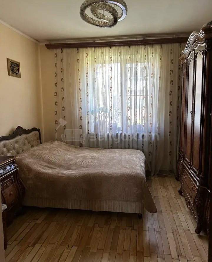 2 Սենյականոց Բնակարան Քարե Շենքում, 90քմ, 4/5 հարկ, Կապիտալ Վերանորոգված