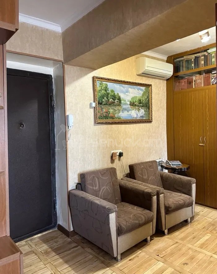 2 Սենյականոց Բնակարան Քարե Շենքում, 90քմ, 4/5 հարկ, Կապիտալ Վերանորոգված