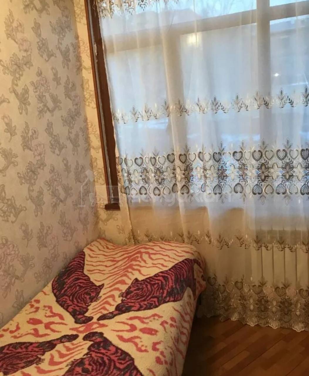 3 Սենյականոց Բնակարան Քարե Շենքում, 65քմ, 2/5 հարկ, Կապիտալ Վերանորոգված, Կահավորված