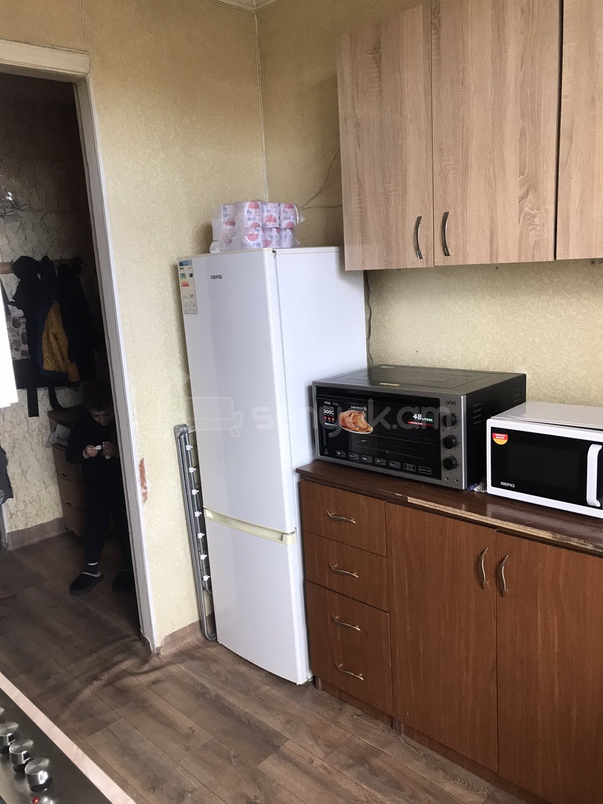 1 Սենյականոց Բնակարան Քարե Շենքում, 40քմ, 4/5 հարկ, Նորմալ Վիճակում, Կահավորված, Արևկող