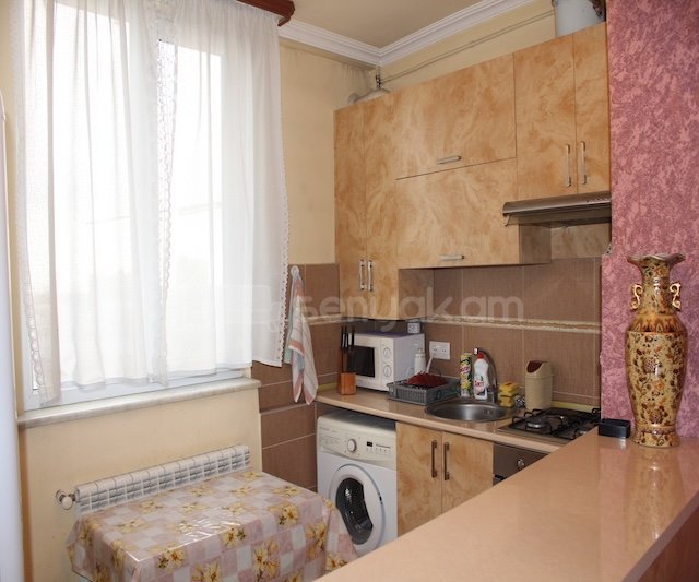 2 Սենյականոց Բնակարան, 48քմ, 6/9 հարկ, Կապիտալ Վերանորոգված, Կահավորված, Արևկող
