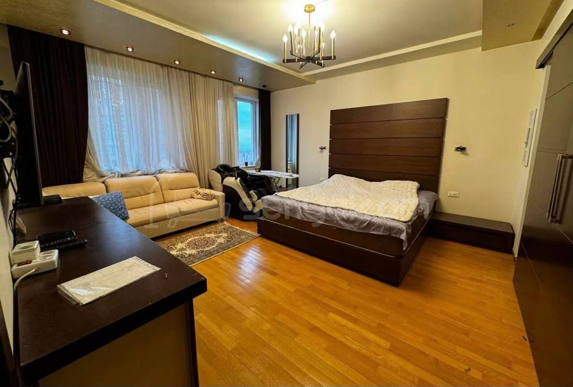3 Սենյականոց Բնակարան, 240քմ, 10/10 հարկ, Կապիտալ Վերանորոգված