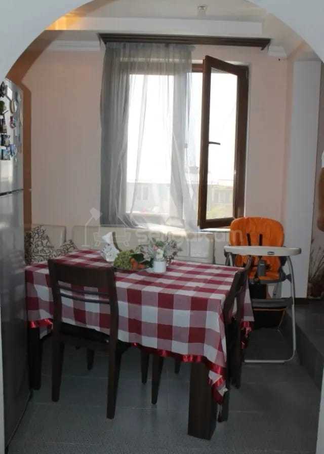 2 Սենյականոց Բնակարան, 62քմ, 4/4 հարկ, Կապիտալ Վերանորոգված