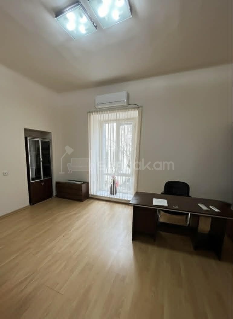 Կոմերցիոն Տարածք, 250քմ, Կապիտալ Վերանորոգված