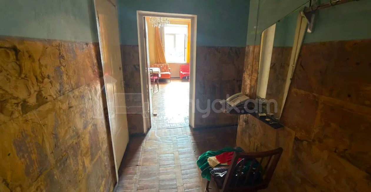 2 Սենյականոց Բնակարան Քարե Շենքում, 54քմ, 3/5 հարկ, Պետական Վիճակում