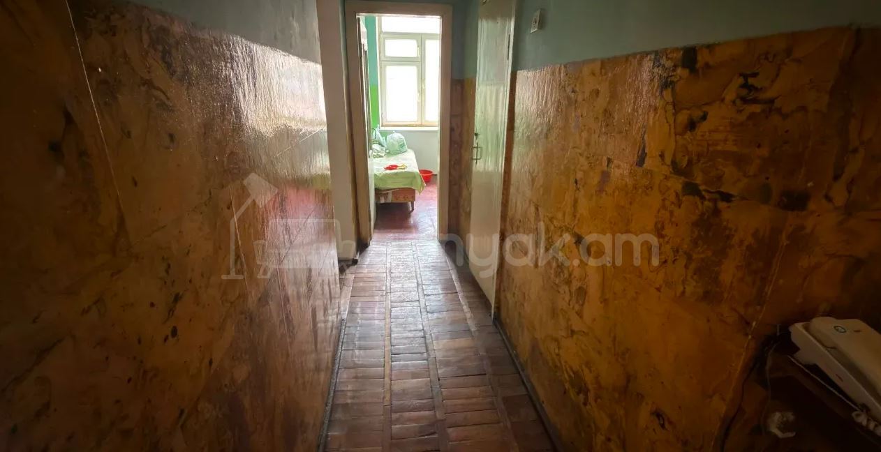 2 Սենյականոց Բնակարան Քարե Շենքում, 54քմ, 3/5 հարկ, Պետական Վիճակում