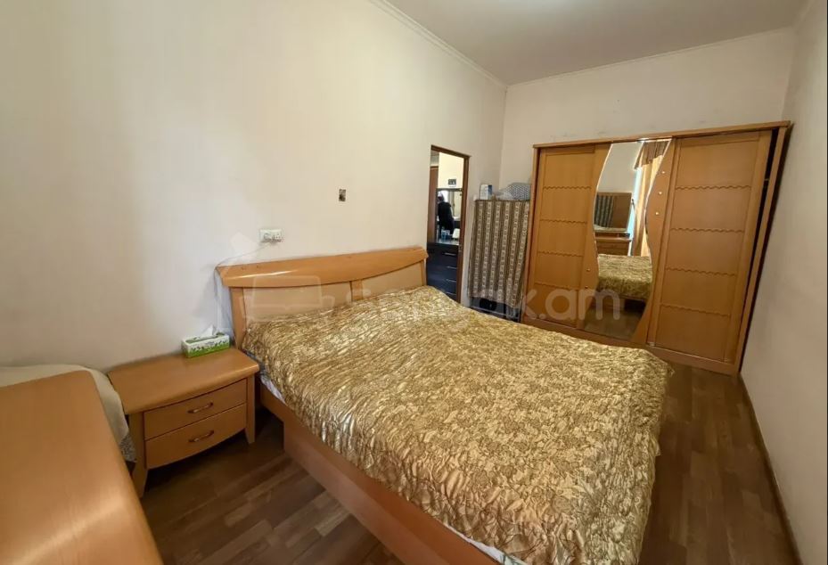 2 Սենյականոց Բնակարան Քարե Շենքում, 50քմ, 3/5 հարկ, Կապիտալ Վերանորոգված, Կահավորված