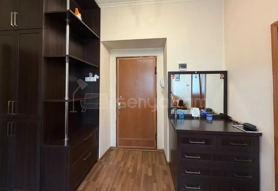 2 Սենյականոց Բնակարան Քարե Շենքում, 50քմ, 3/5 հարկ, Կապիտալ Վերանորոգված, Կահավորված