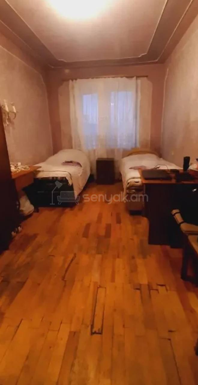 3 Սենյականոց Բնակարան, 7քմ, 4/9 հարկ, Պետական Վիճակում, Կահավորված